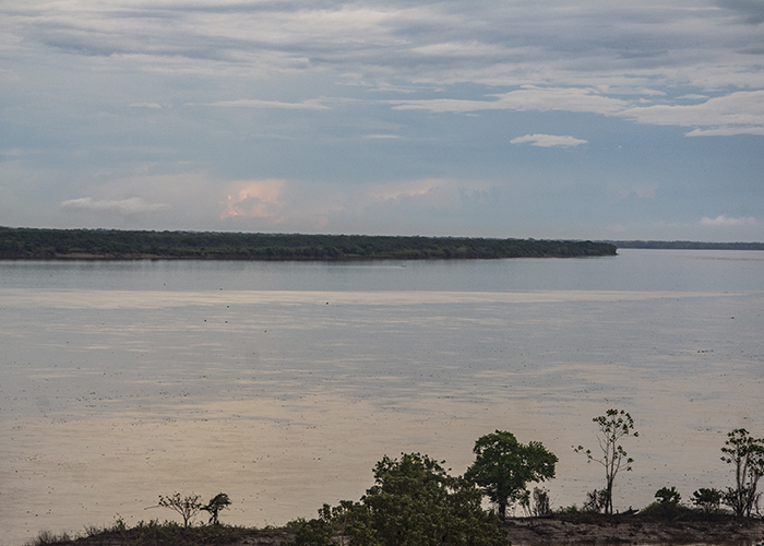 Panorámica del río Amazonas desde Puerto Nariño